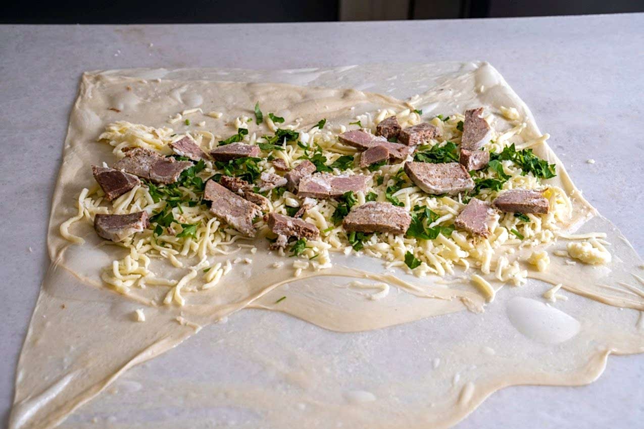 Kavurmalı Kaşarlı Fıtır